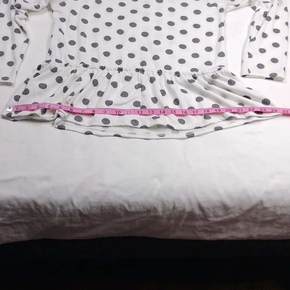 NWT Green Envelope women's medium sized long sleeved top - Picture 12 of 12